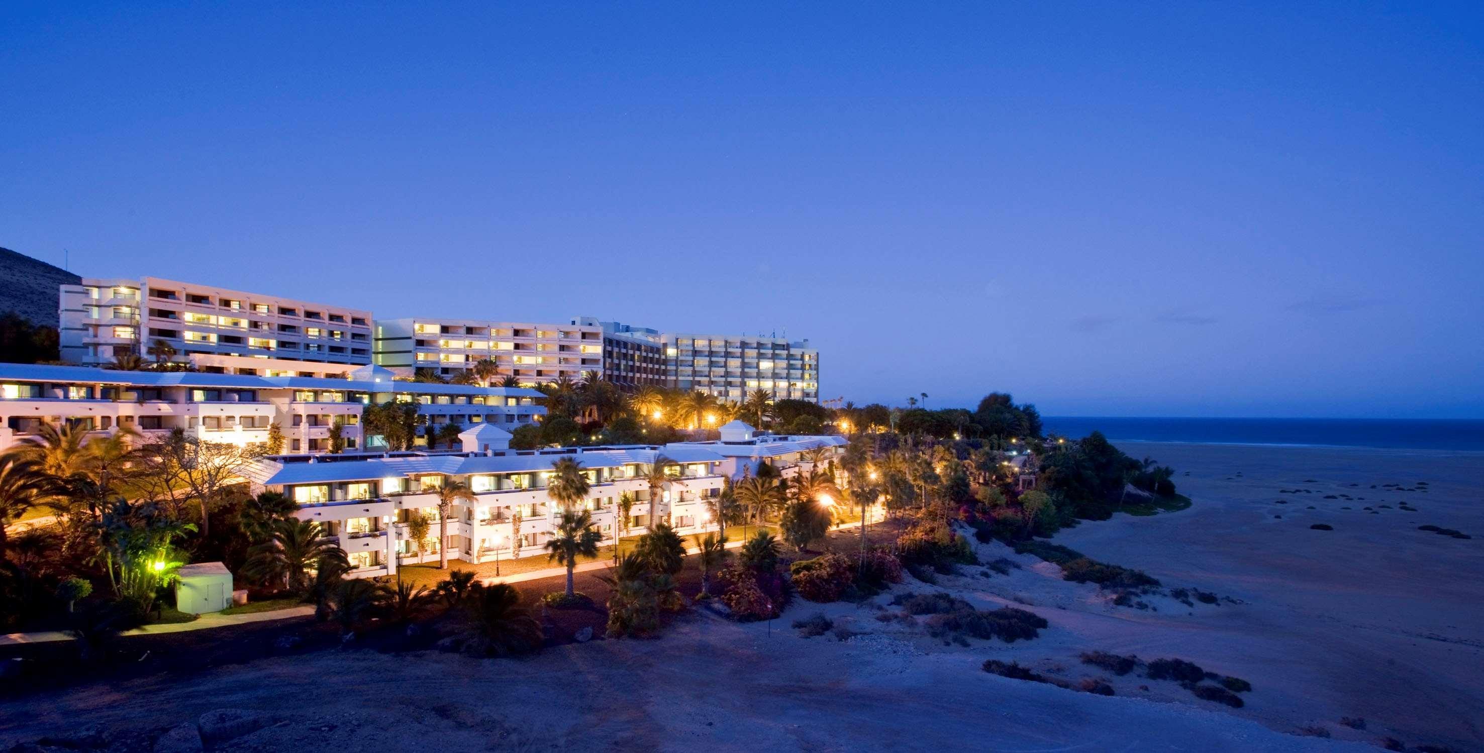 富埃特文图拉梅里亚酒店 科斯塔卡玛 外观 照片 Hilton Athens