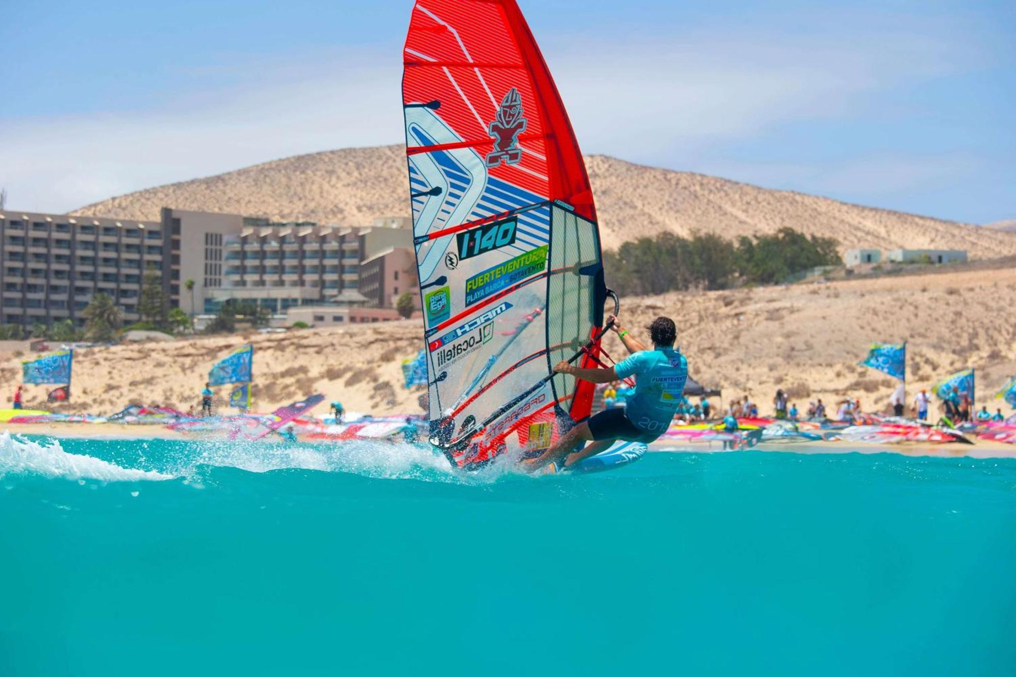 富埃特文图拉梅里亚酒店 科斯塔卡玛 外观 照片 Windsurfer at Corralejo