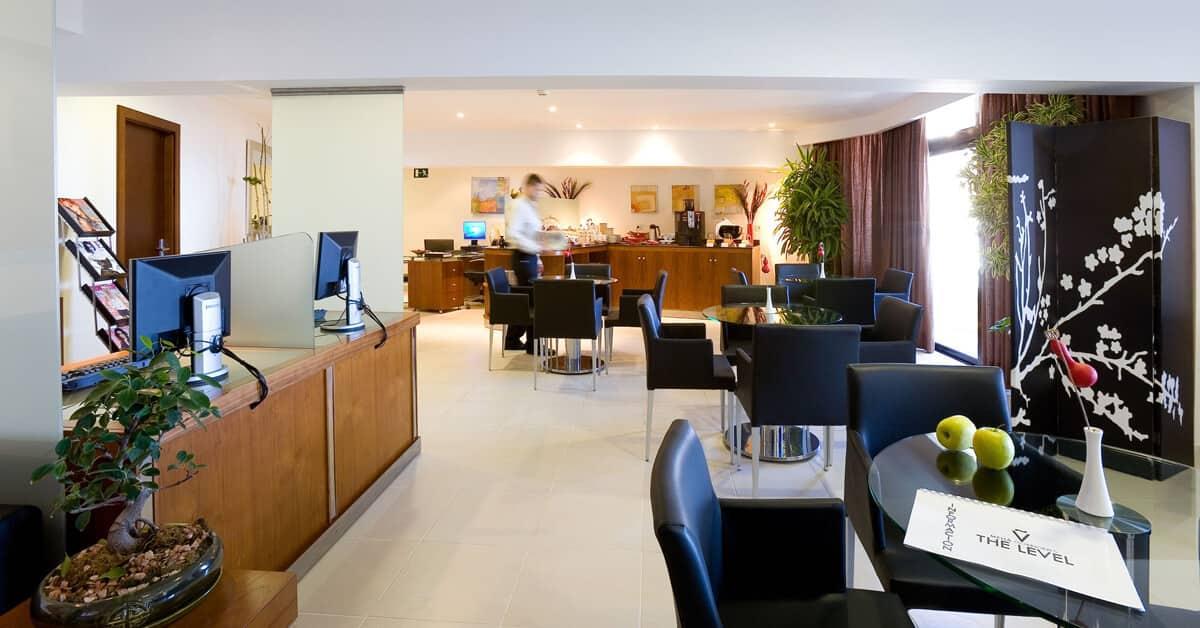 富埃特文图拉梅里亚酒店 科斯塔卡玛 内观 照片 The Business Lounge at London Heathrow Airport